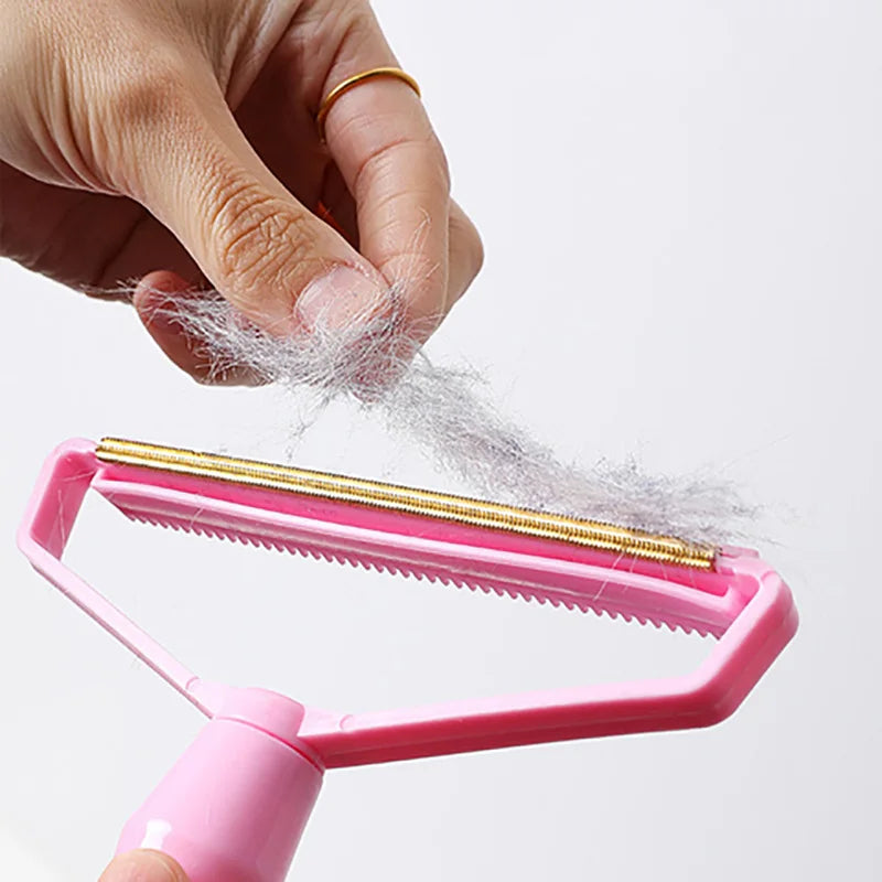 Brosse Manuelle Anti-Poil et Bouloches